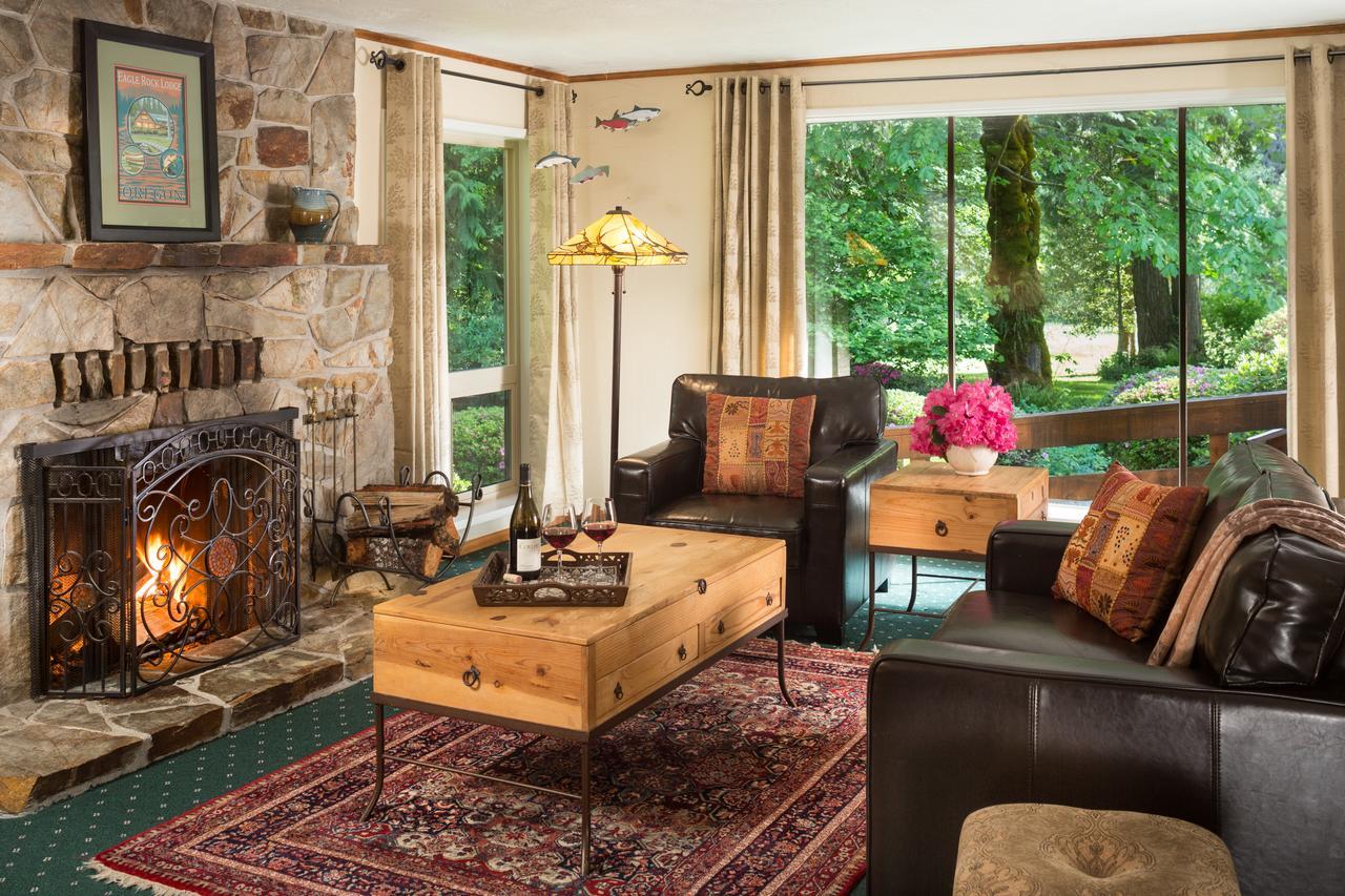 Eagle Rock Lodge Vida Bagian luar foto